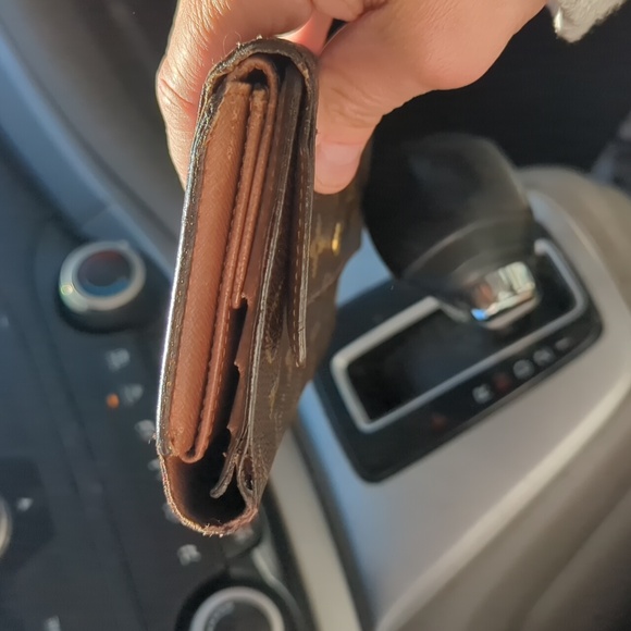 Louis Vuitton Brown and Tan Monogram Clutch Some Flaws On The Wallet. Please See - Picture 4 of 12